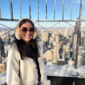 Meet your Posher, Carissa